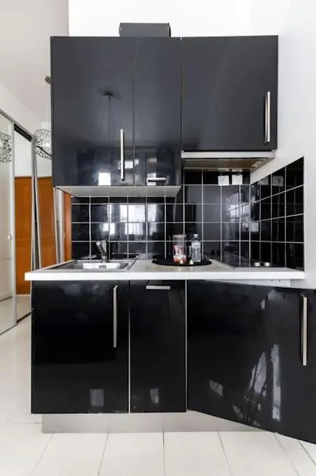Apartment Canal St Martin : Charming Cosy Studio Paris France